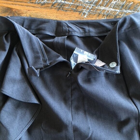 Adrienne Vittadini Women's Single Front Ruffle Gray Skirt Sz 12 - Picture 8 of 14